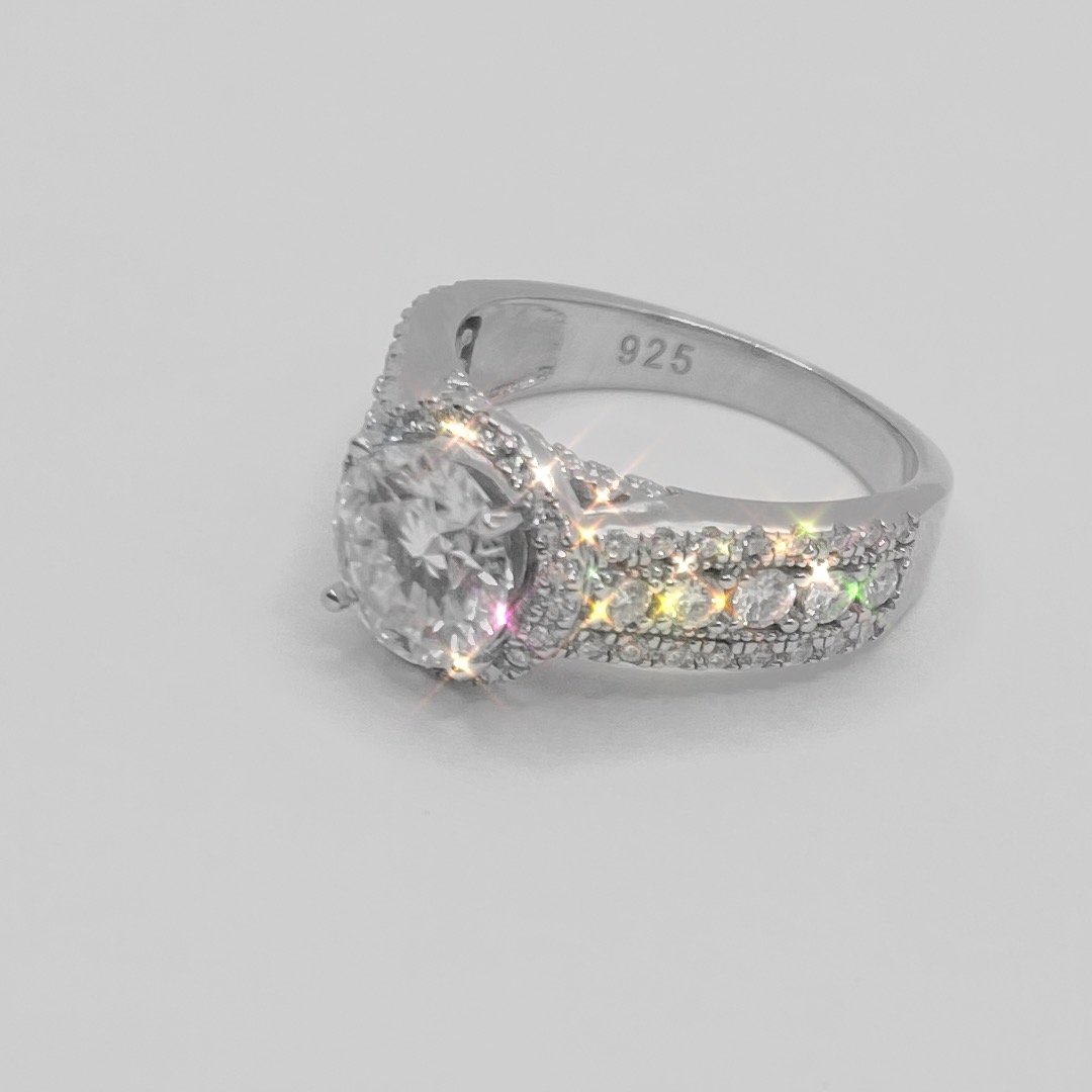 The 'Aurora' Split-Shank Round Halo Ring - Image 3